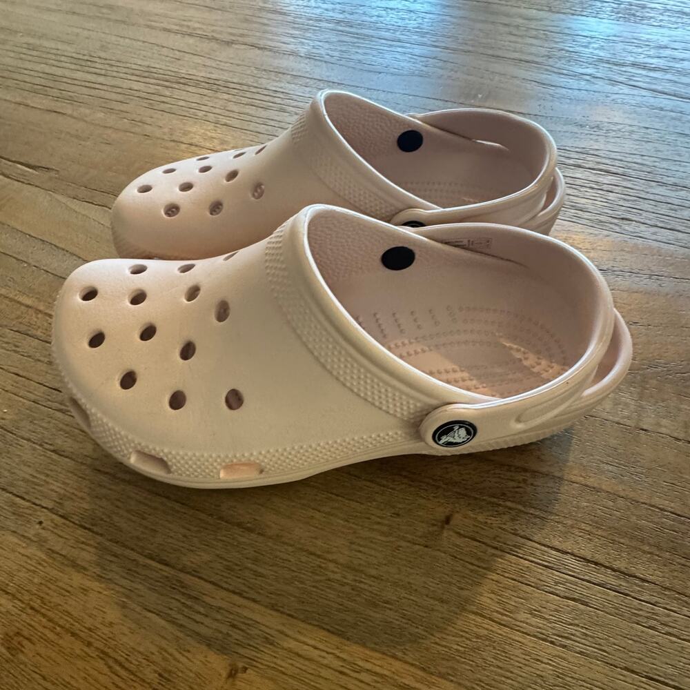 CROCS - Gender Inclusive Classic Clog - W8 M6 - Picture 3 of 8